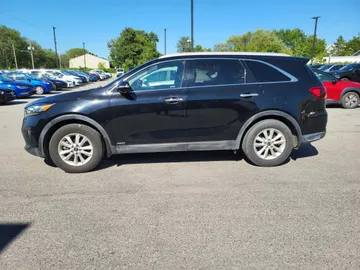 2019 Kia Sorento - image 6