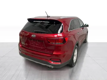 2019 Kia Sorento - image 8