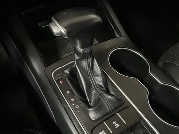 2019 Kia Sorento - image 25