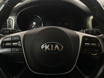 2019 Kia Sorento - image 14