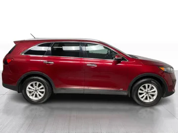 2019 Kia Sorento - image 9