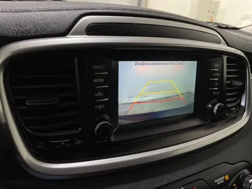 2019 Kia Sorento - image 19