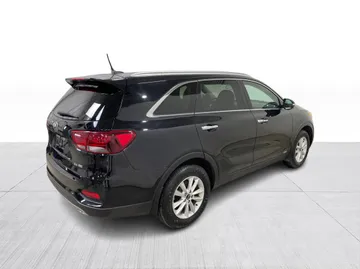 2019 Kia Sorento - image 14