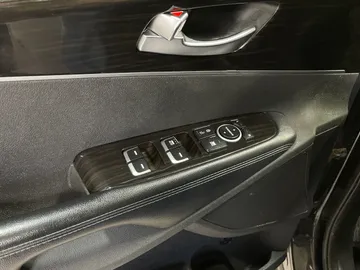 2019 Kia Sorento - image 22