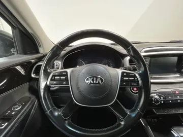 2019 Kia Sorento - image 23