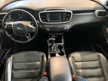 2019 Kia Sorento - image 18