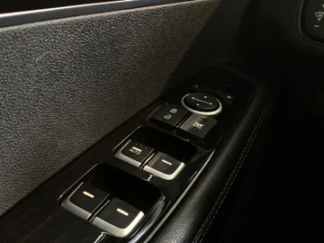 2019 Kia Sorento - image 22