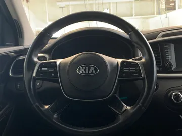 2019 Kia Sorento - image 14