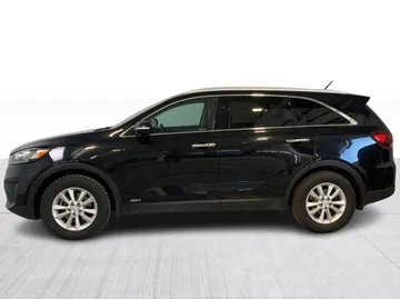 2019 Kia Sorento - image 4