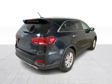 2019 Kia Sorento - image 8
