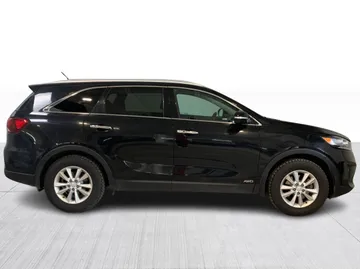 2019 Kia Sorento - image 9