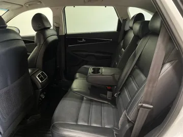 2018 Kia Sorento - image 15