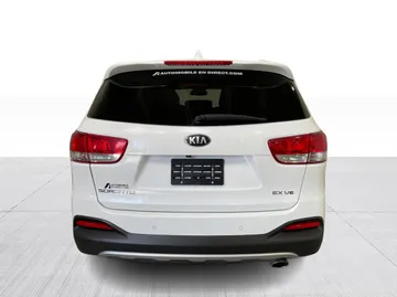 2018 Kia Sorento - image 12