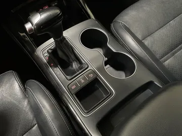 2018 Kia Sorento - image 28