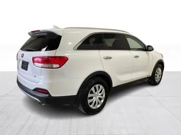 2018 Kia Sorento - image 14