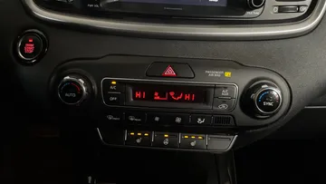 2019 Kia Sorento - image 26