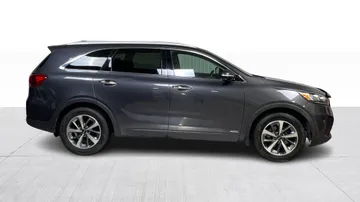 2019 Kia Sorento - image 2
