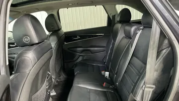 2019 Kia Sorento - image 16
