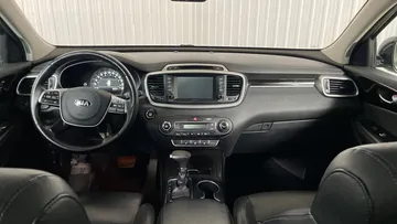 2019 Kia Sorento - image 4