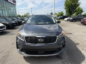 2020 Kia Sorento - image 2
