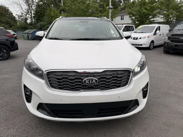 2020 Kia Sorento - image 2