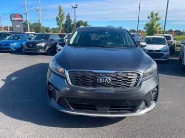2020 Kia Sorento - image 2