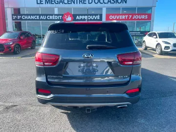2020 Kia Sorento - image 6