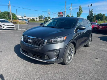 2020 Kia Sorento - image 3