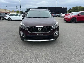 2016 Kia Sorento - image 2