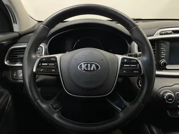 2019 Kia Sorento - image 26