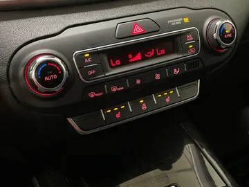 2019 Kia Sorento - image 23