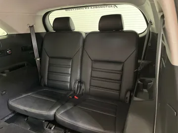 2019 Kia Sorento - image 16