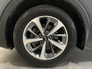 2019 Kia Sorento - image 6
