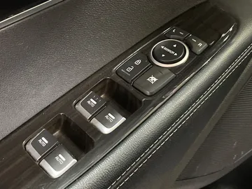 2019 Kia Sorento - image 25