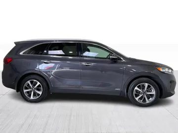 2019 Kia Sorento - image 2