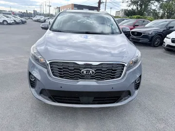 2020 Kia Sorento - image 2