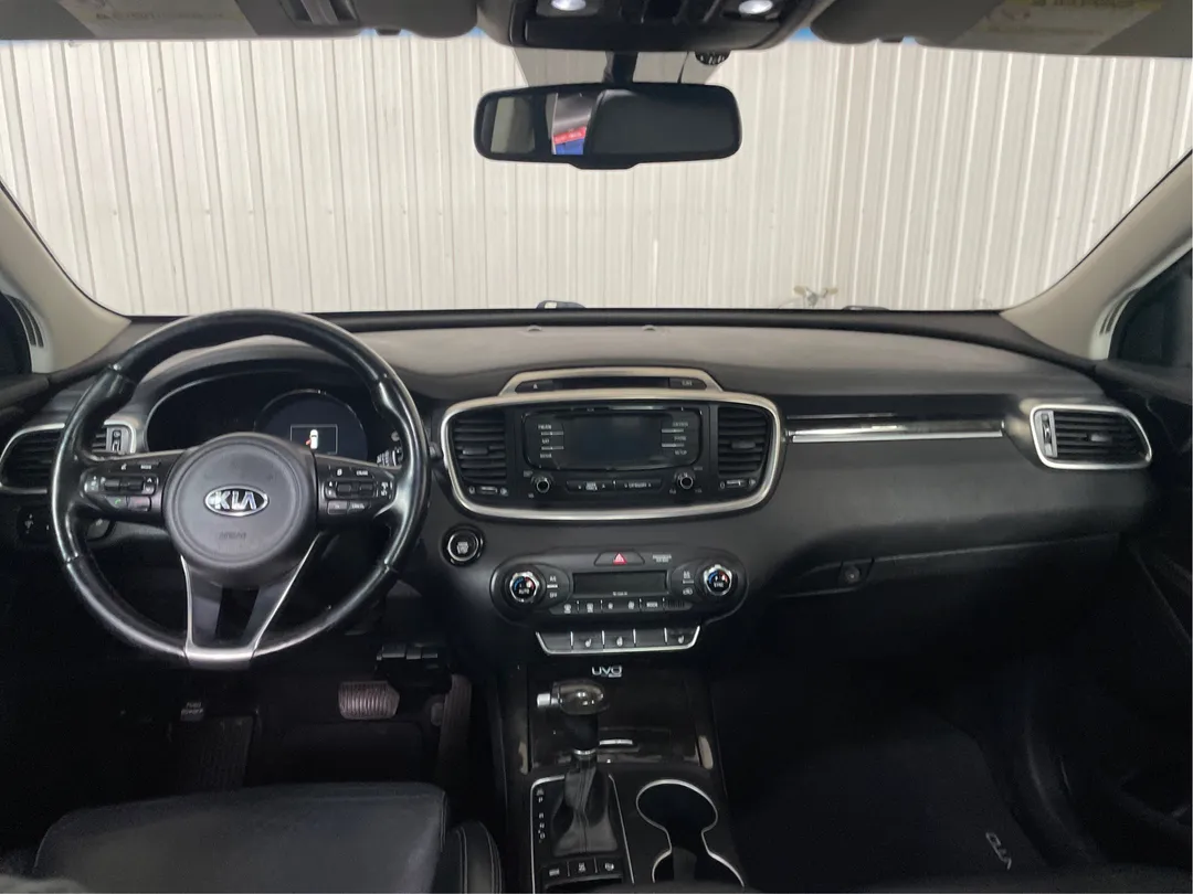 2016 Kia Sorento — photo 4