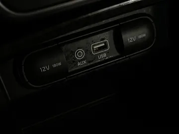 2016 Kia Sorento - image 30