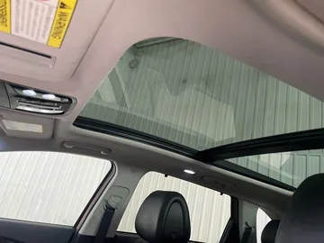 2016 Kia Sorento - image 6
