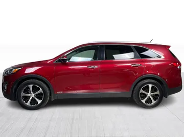 2016 Kia Sorento - image 10