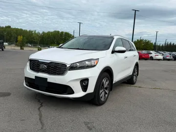 2020 Kia Sorento - image 3