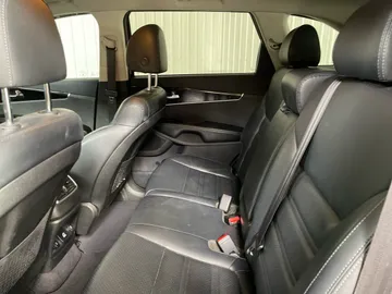 2019 Kia Sorento - image 14