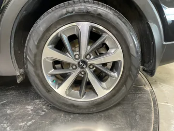 2019 Kia Sorento - image 6