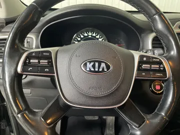 2019 Kia Sorento - image 16