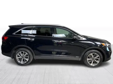 2019 Kia Sorento - image 2