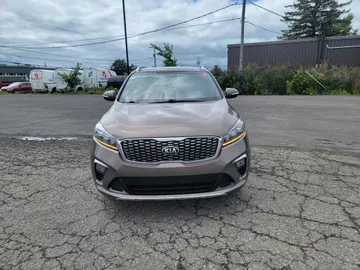 2019 Kia Sorento - image 2