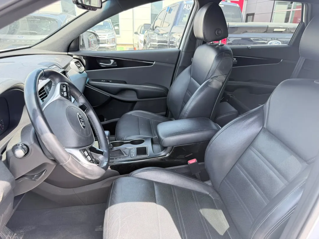 2019 Kia Sorento — photo 8