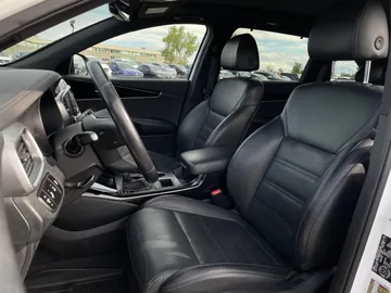 2019 Kia Sorento - image 3