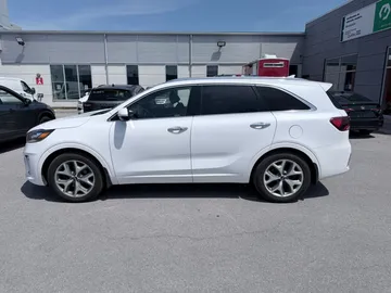 2019 Kia Sorento - image 3