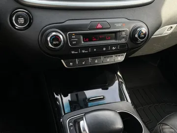 2019 Kia Sorento - image 23